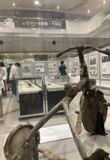 【疑う力・創る力】（岡田 豊）平和を想う　東京で「ヒロシマ原爆・平和展」